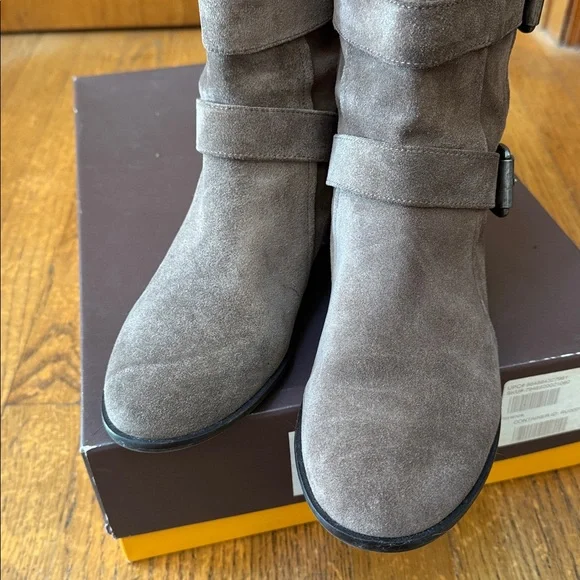 Women’s Hive & Honey Florence Boots. Size 8 - Picture 5 of 8